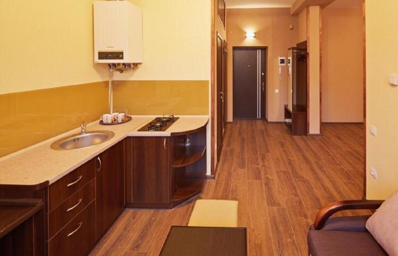 Apartment On Lychakivska 6-A Lviv Exterior photo
